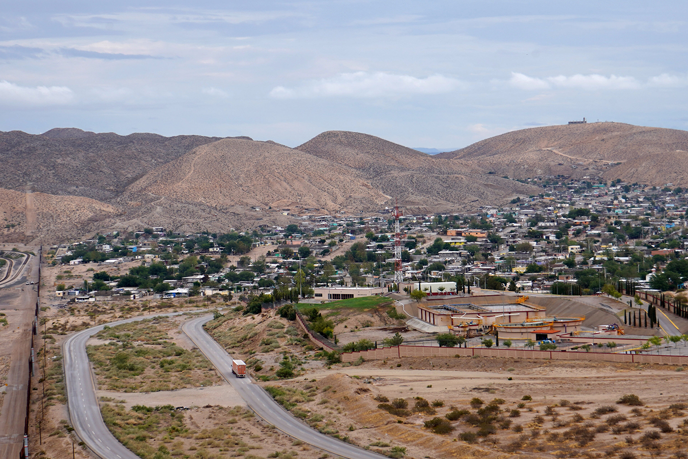 Anapra, frente al muro fronterizo en Ciudad Juárez, Chihuahua. Aquí la policía municipal ha encontrado varias casas de seguridad con migrantes secuestrados