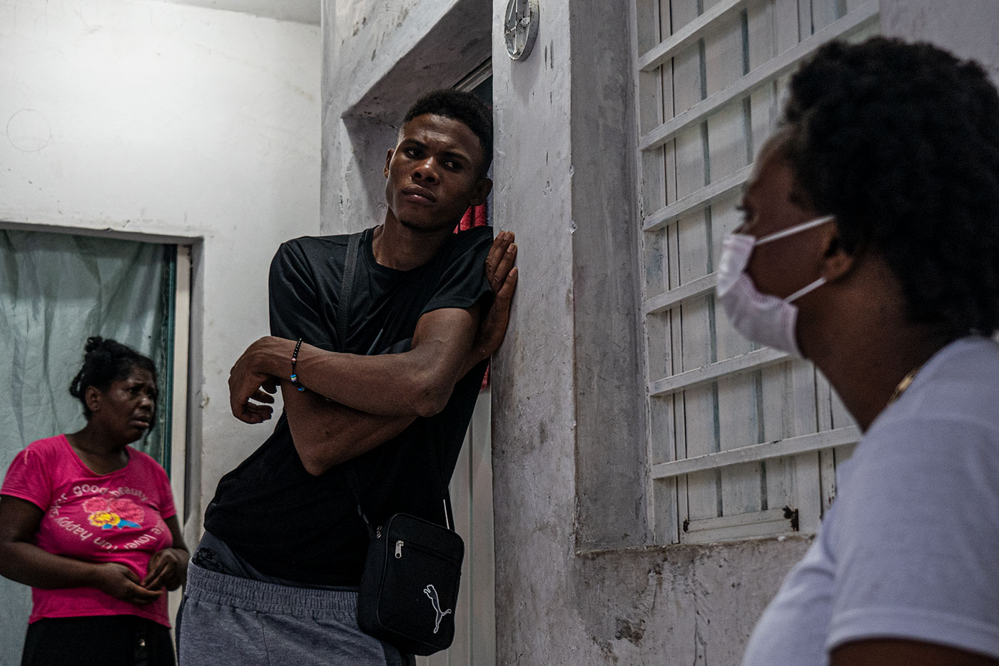 Betty, en una de las cuarterías donde viven principalmente personas migrantes de Haití.